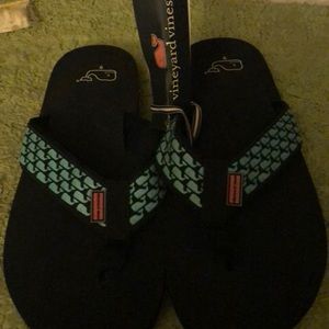 Vineyard vines size 9 flip flops